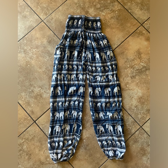 Bundle of two elephant lounge pants - Picture 2 of 6